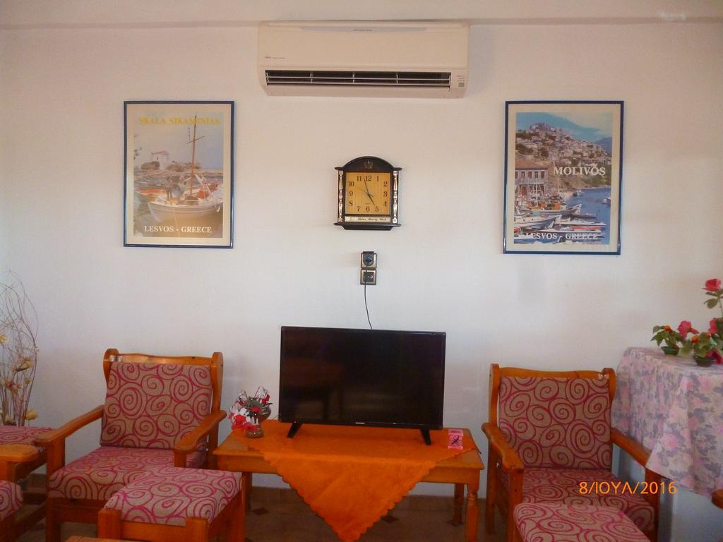 Golden Sun Rooms Pyrgi Thermis Bagian luar foto